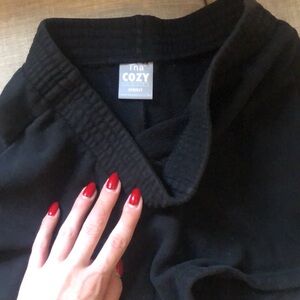 Aritzia TNA cozy fleece perfect sweatshort size S